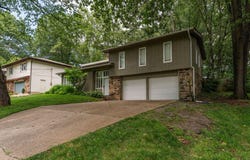 881 S Mission Circle, Springfield, MO 65809