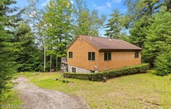 10 E Beachwood Road, Day, NY 12835