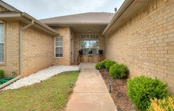 404 S Pointe Lane, Mustang, OK 73064