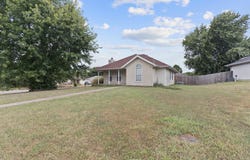 705 S Whippoorwill Drive, Strafford, MO 65757