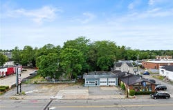2147 Acushnet Avenue, New Bedford, MA 02745