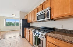 5570 Centre Ave, Shadyside, PA 15232