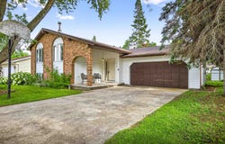 2479 VALIANT Lane, GREEN BAY, WI 54304-1728