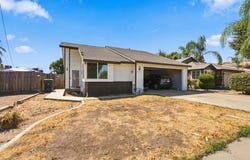 4331 Myrtle Avenue W, Visalia, CA 93277