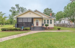 902 Calhoun Street, Johnston, SC 29832