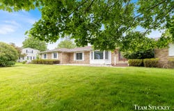 2225 Holiday Lane, Lansing, MI 48917