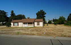 417 N Kent Street, Visalia, CA 93291
