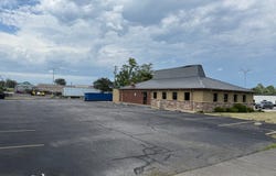 1714 W. Main St, Carmi, IL 62821
