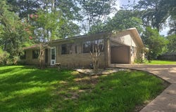 308 Iris Park Drive, Pineville, LA 71360