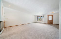 2232 N CLOUDVIEW Drive, APPLETON, WI 54914