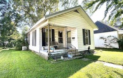 413 W 2nd Street, Mount Carmel, IL 62863