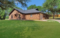 620 W Aquarius Court, Granbury, TX 76049