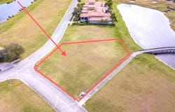 102 SE Via Verona, Port St Lucie, FL 34984