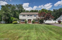 25 Forman Lane, Manalapan, NJ 07726