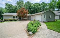 748 E POPLET HOLLOW Road, Peoria, IL 61614