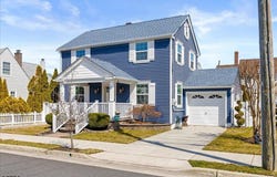 31 N Clarendon Ave, Margate, NJ 08402