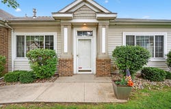 1725 S 50th Street unit: 404, West Des Moines, IA 50265
