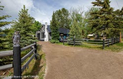 247 COTTAGE Lane, Alpine, WY 83128