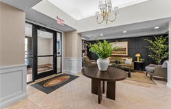 1320 Riverside Lane, Mendota Heights, MN 55118
