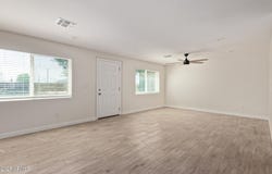 6713 N 56TH Avenue, Glendale, AZ 85301