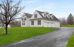 3 Manchur Ct, Raritan Twp., NJ 08822-4038