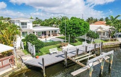 2140 NE 24th St, Wilton Manors, FL 33305