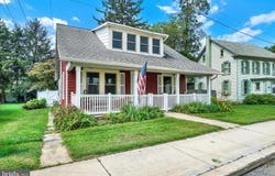 2446 S QUEEN STREET, YORK, PA 17402