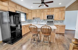 1119 S 5th Avenue E, Newton, IA 50208