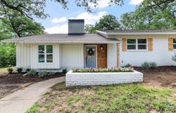 3016 Nottingham Drive, Denton, TX 76209