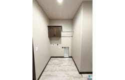 5221 E 67th St, Sioux Falls, SD 57108