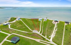 1615 Cape Velero Dr, ROCKPORT, TX 78382