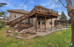 5801 S Copperhead Dr, Sioux Falls, SD 57108