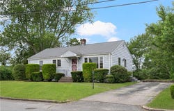21 Parsonage Drive, Warwick, RI 02889