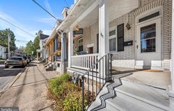 443 W WALNUT Street, KUTZTOWN, PA 19530