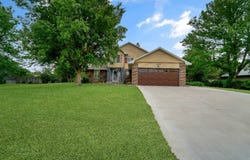 2150 S Andover Dr, Garden City, KS 67846