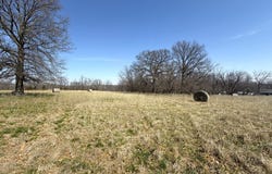 Highland, Carrollton, MO 64633