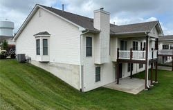 40 Huntgate Drive, St Peters, MO 63376