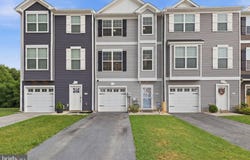 521 CHARLES Avenue, HANOVER, PA 17331