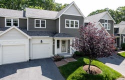 4 Lowell Dr, Hopkinton, MA 01748