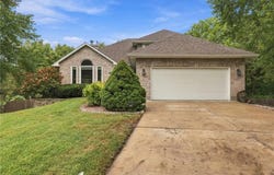 3650 SW Kimstin Circle, Blue Springs, MO 64015