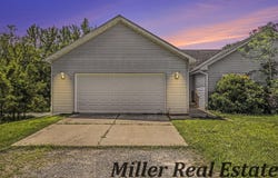 815 Mulberry Cove Drive, Nashville, MI 49073