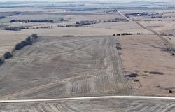 2700 FLAG RD, Abilene, KS 67410