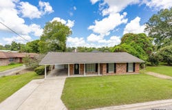 58380 Anthony St, Plaquemine, LA 70764