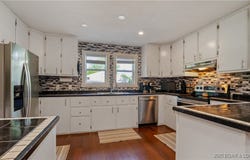 121 W 9th Street, Eldon, MO 65026