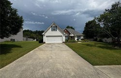 1040 Brushystone Drive, Loganville, GA 30052