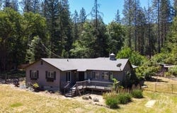 290 Mountain View Dr, Lewiston, CA 96052