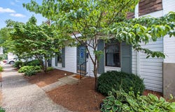 211 Fairfax Ave, Louisville, KY 40207