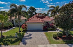 422 SW Horseshoe Bay, Port Saint Lucie, FL 34986