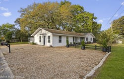 1560 E Second Street, Pass Christian, MS 39571