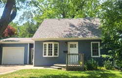 707 E 27th Street S, Newton, IA 50208